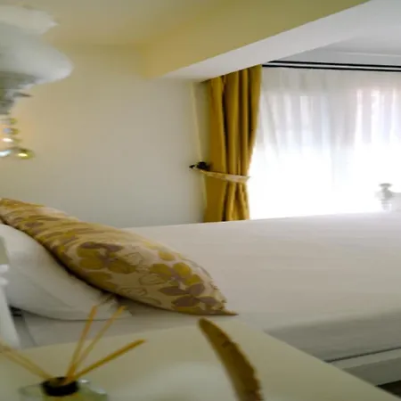 Otel Demir Alacati *