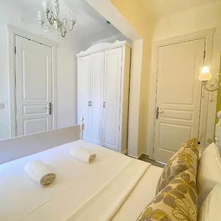 Otel Demir Alacati *